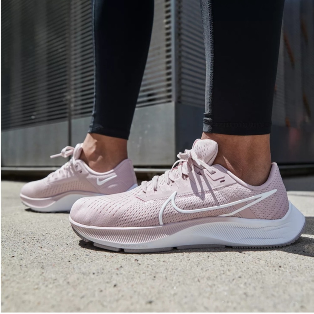 Nike Women's Air Zoom Pegasus 38 Running Shoes